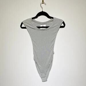 OKERA BANKS LIGHT ESSENTIALS GREY BODYSUIT